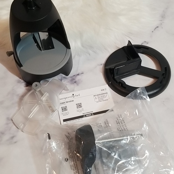 Pampered Chef Veggie Spiralizer - Picture 5 of 5